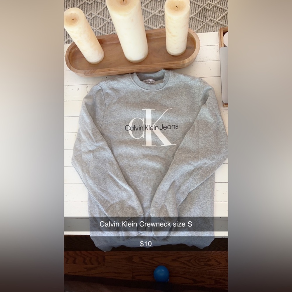 Sweatshirt